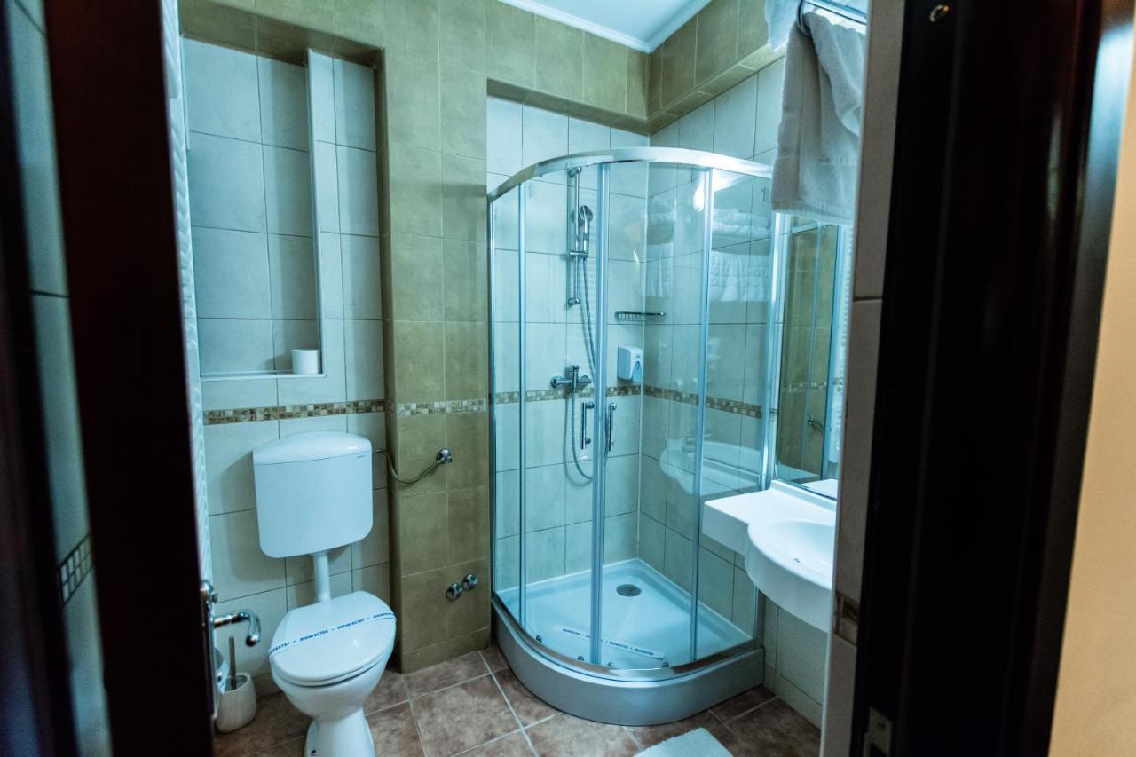 Hotel Ferdinand Constanta Bagian luar foto