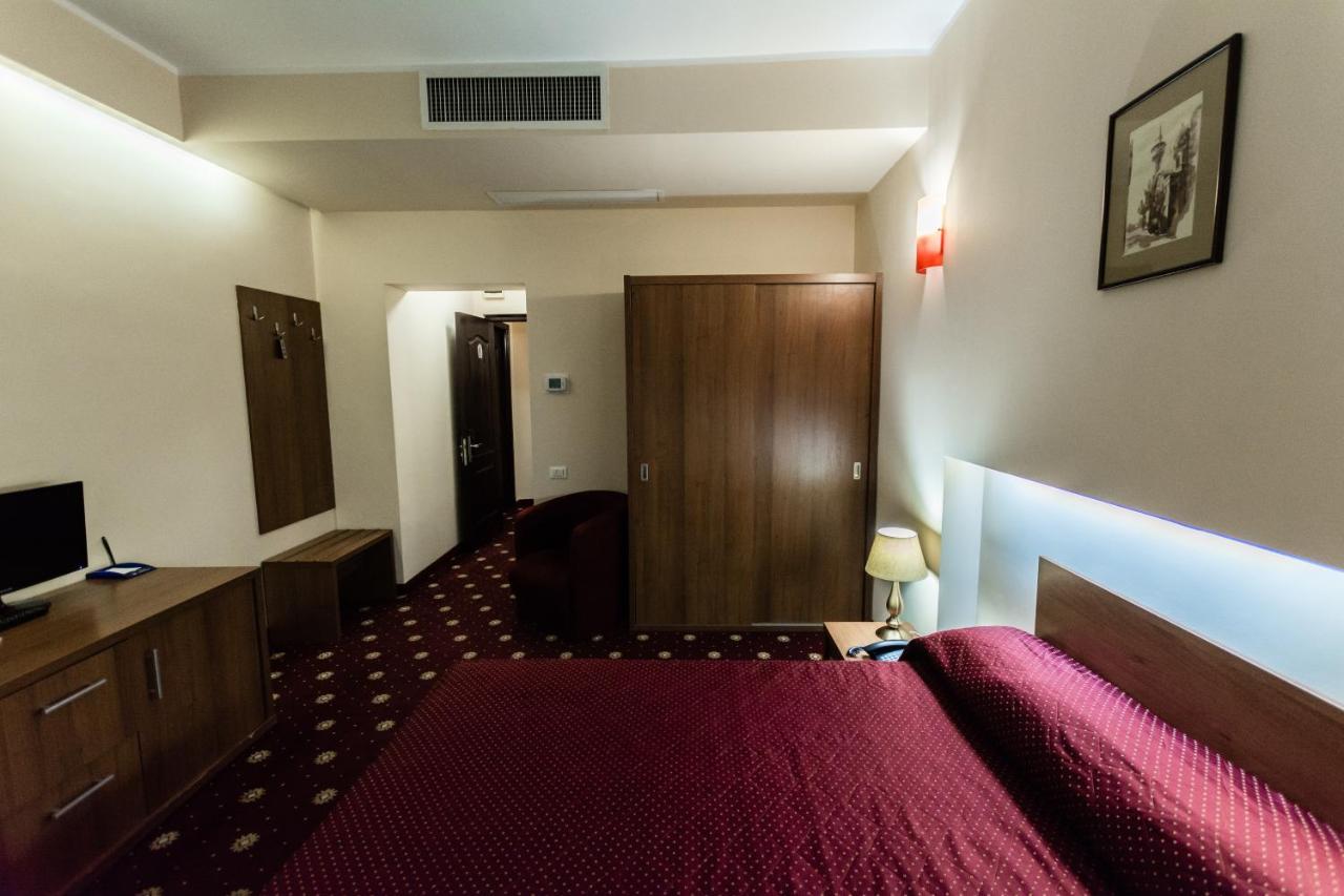 Hotel Ferdinand Constanta Bagian luar foto