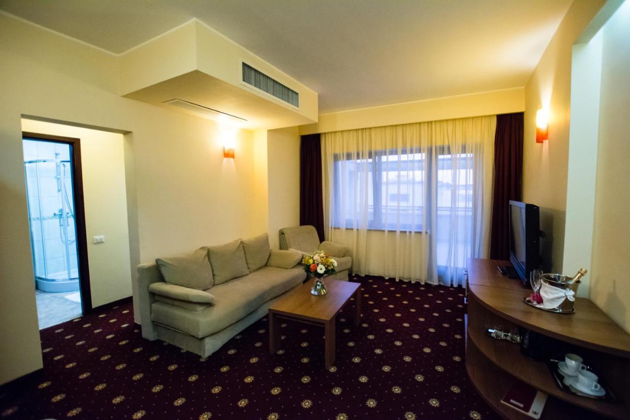 Hotel Ferdinand Constanta Bagian luar foto
