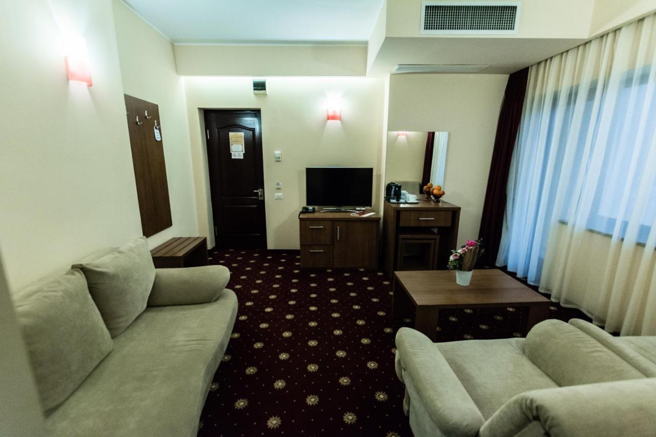 Hotel Ferdinand Constanta Bagian luar foto